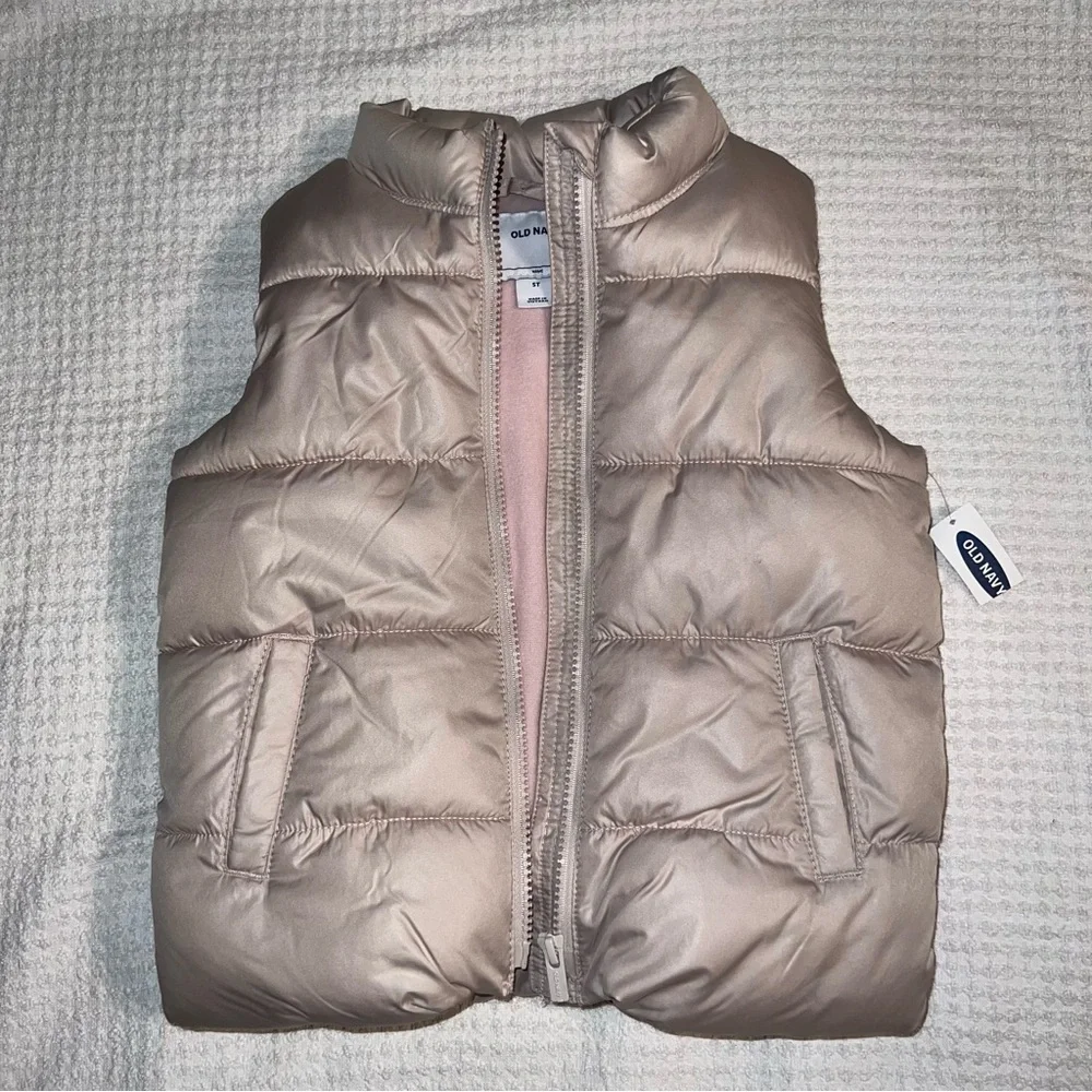 NWT Girls Old Navy Beige Puffer Vest - Size 5T